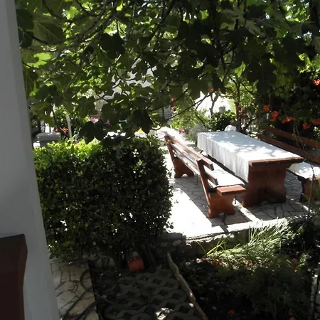 Studio In With Balcony, Air Conditioning, Wifi, Washing Machine