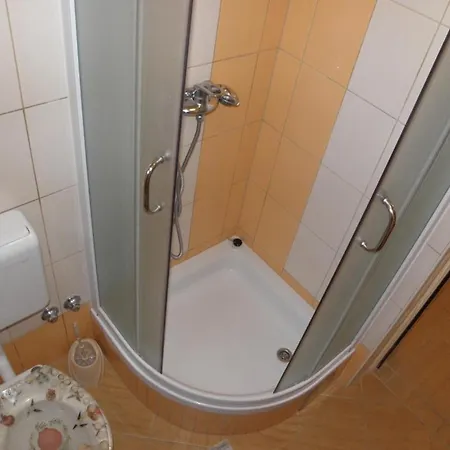 Studio In With Balcony, Air Conditioning, Wifi, Washing Machine Appartamento Lopar
