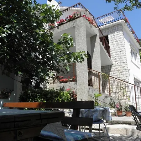 Apartment Studio In With Balcony, Air Conditioning, Wifi, Washing Machine
