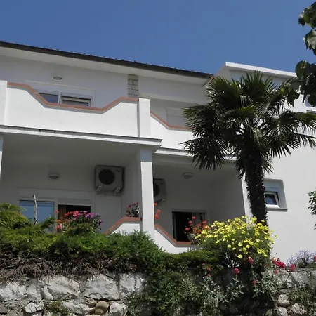 Apartment Studio In With Balcony, Air Conditioning, Wifi, Washing Machine