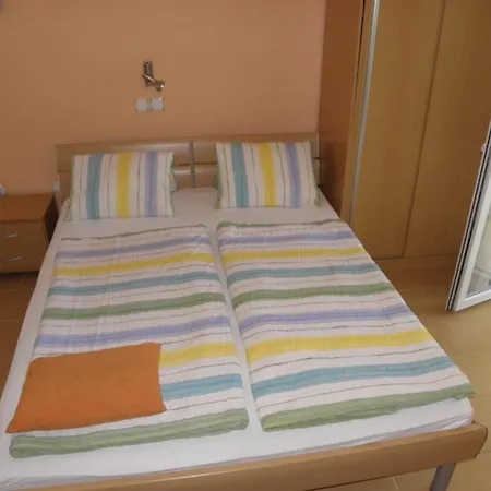 Studio In With Balcony, Air Conditioning, Wifi, Washing Machine Apartment