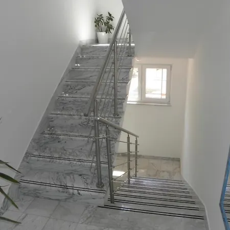 Apartment Studio In With Balcony, Air Conditioning, Wifi, Washing Machine *