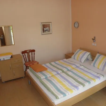 Apartment Studio In With Balcony, Air Conditioning, Wifi, Washing Machine *